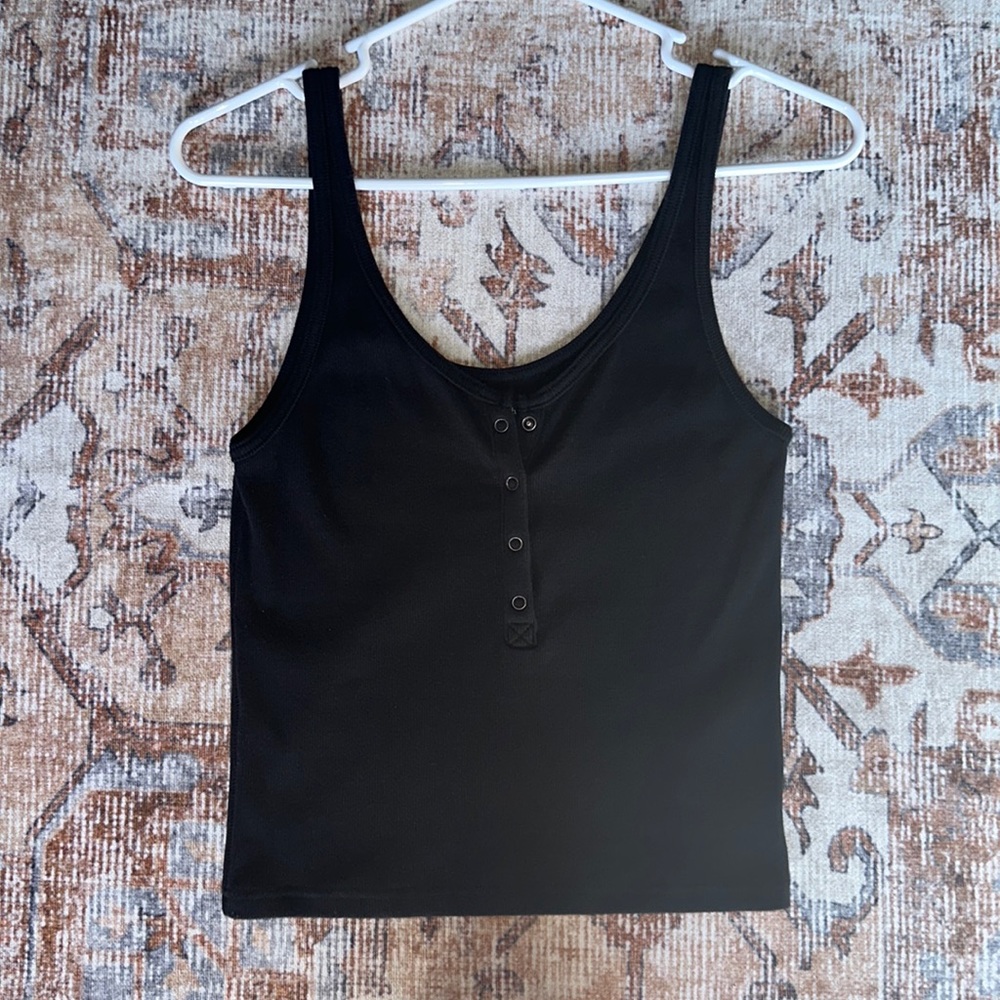 Abercrombie & Fitch black button down tank top